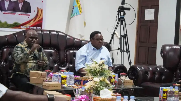 Menteri HAM Minta Pejabat Papua Hentikan Tradisi “Ikan Puri Bayar Ikan Hiu”